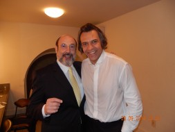 Sergio Casoy e o maestro Silvio Viegas-após a estreia de Otello T.da Paz-Belém-20.09.2014
